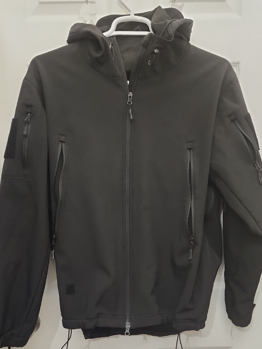 Men's Black Hooded Tactical Softshell Jacket - Unspecified Brand